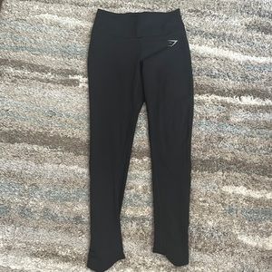 Women Black Gymshark Leggings! Size is Women Small